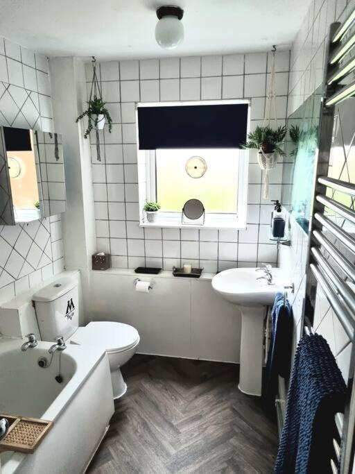 Apartment 9 3/4 *